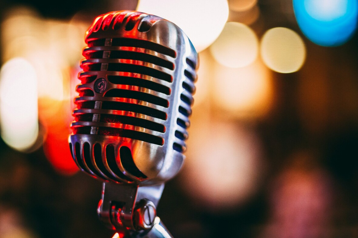 Mikki symboloimassa musiikkia ja puheenvuoroa