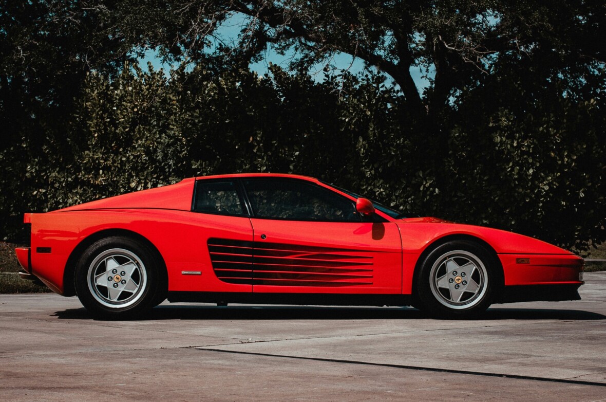 Ferrarin Testarossa-urheiluauto.