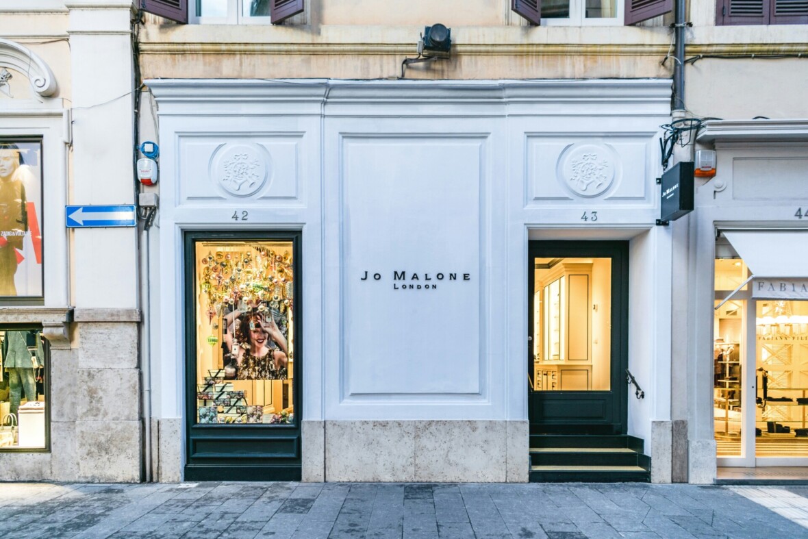 Kuva Jo Malone London -liikkeen julkisivusta.