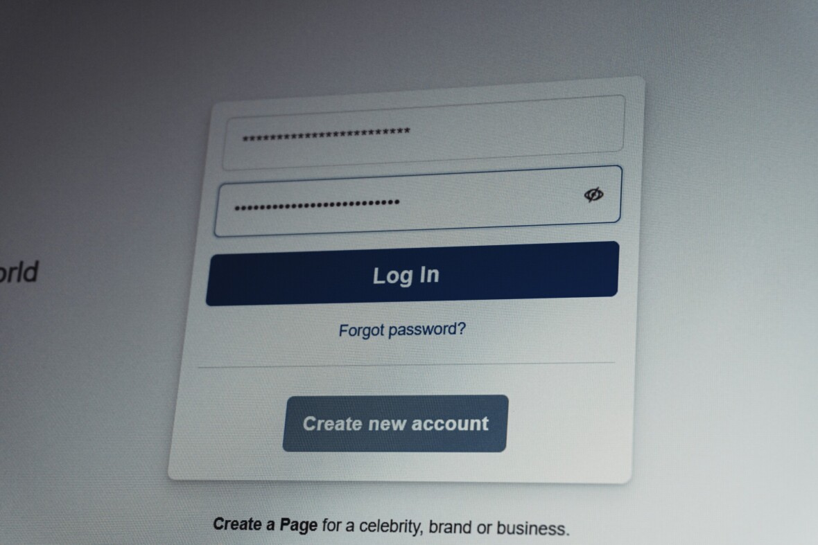 Internet sivuston kirjautumissivu. Käyttäjätunnus ja salasana on syötetty, ne näkyvät tähtinä. Alapuolella näkyy painike: Create new account.