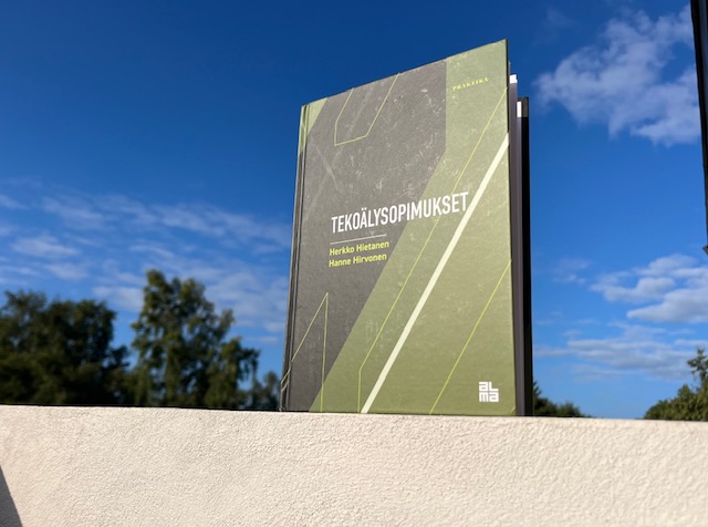 Tekoälysopimukset-kirjan kansi.